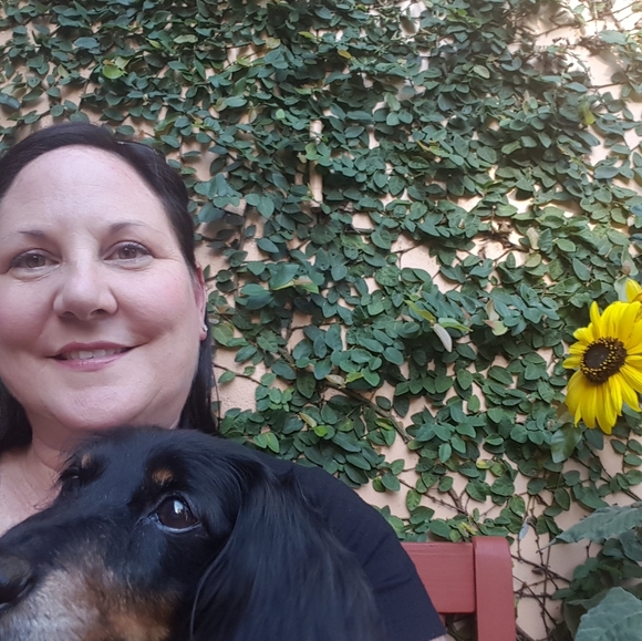 Meet your Posher, Sally - Picture 2 of 3